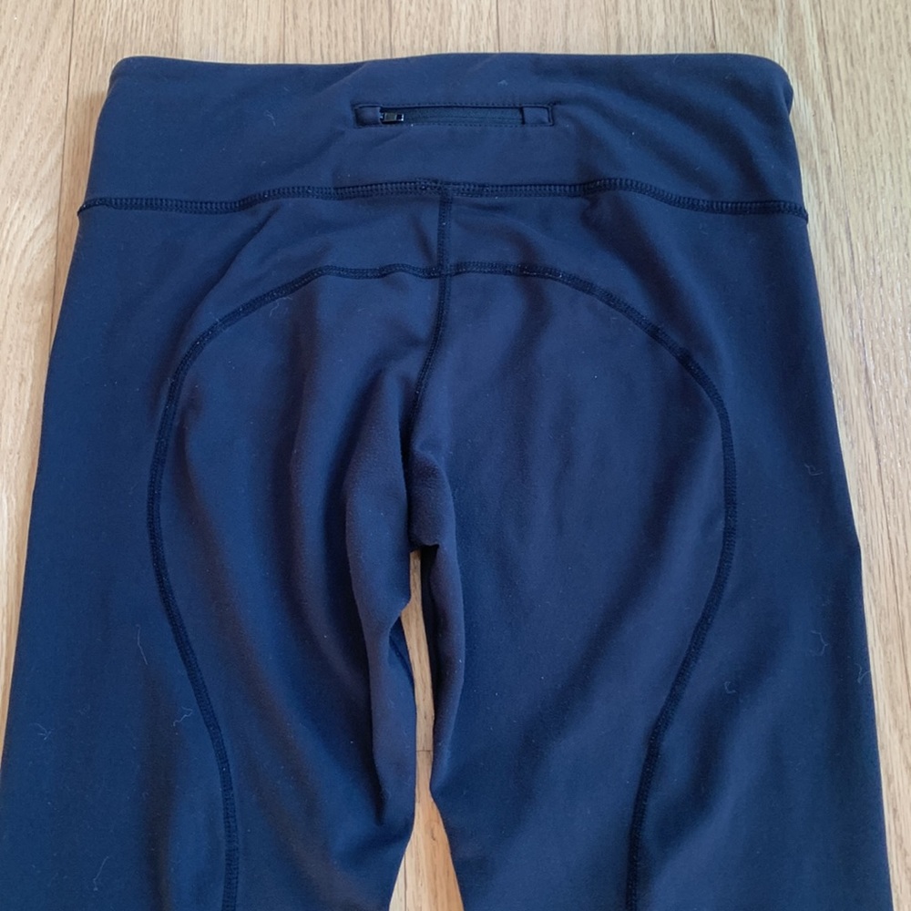 Lululemon Black Leggings Back Stitched Logo Design